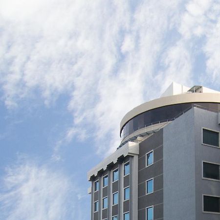 Lemon Tree Hotel, Banjara Hills, Hyderabad Exterior photo