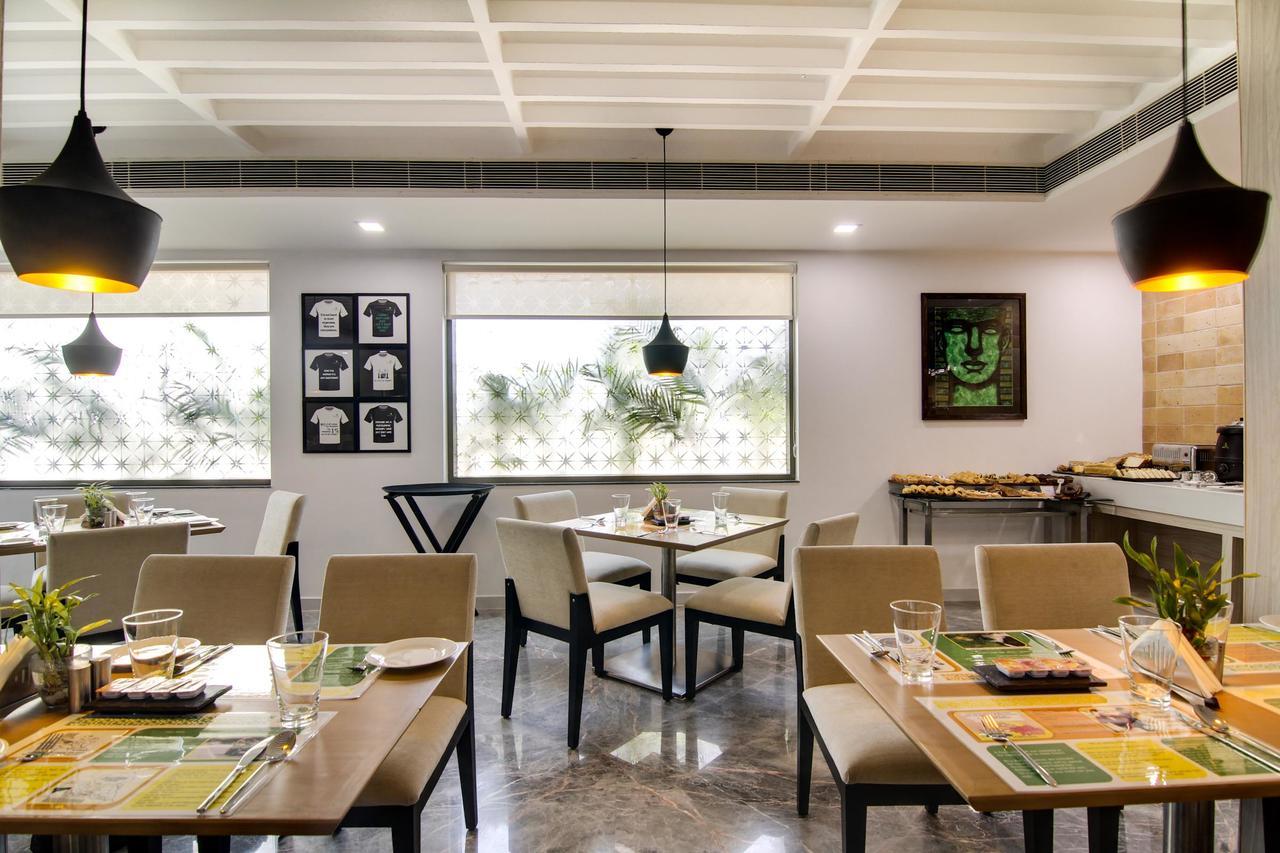 Lemon Tree Hotel, Banjara Hills, Hyderabad Exterior photo