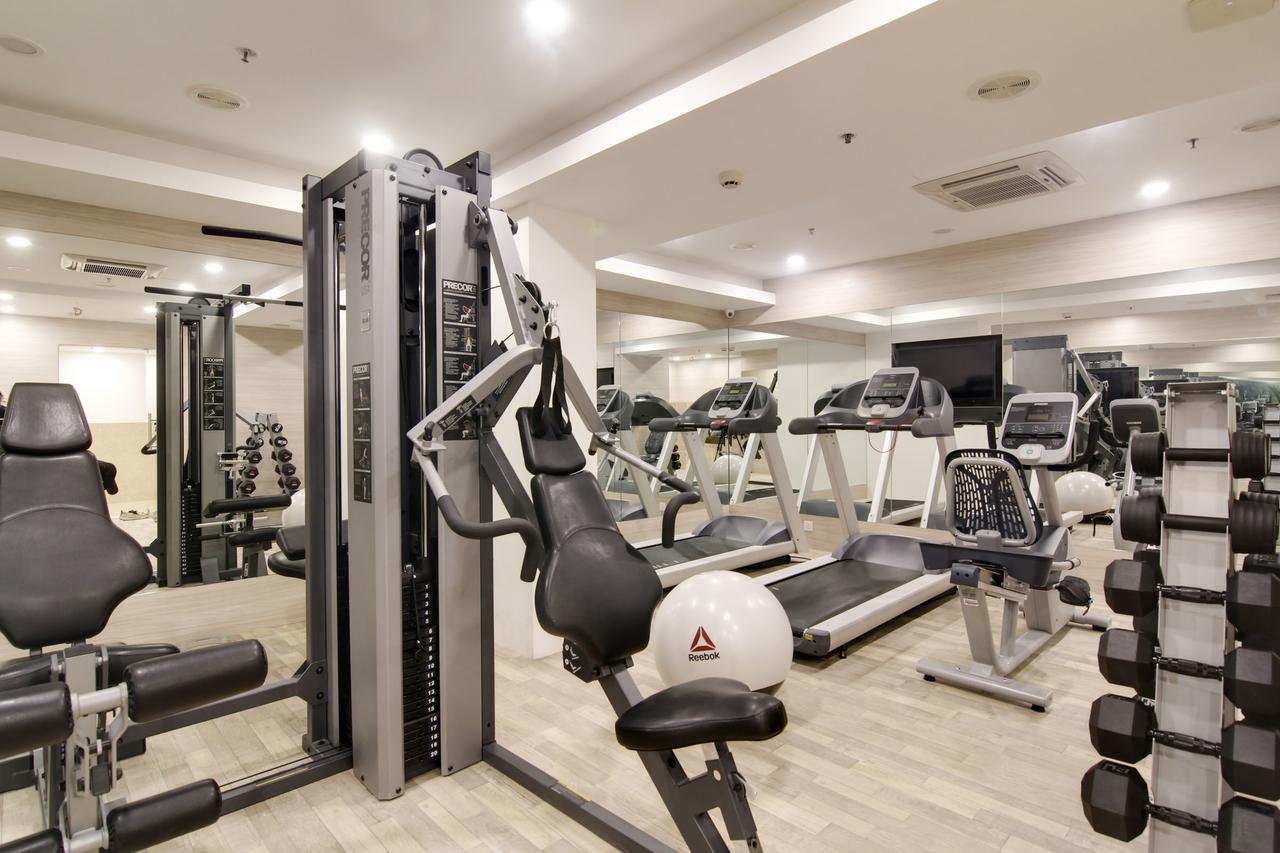Lemon Tree Hotel, Banjara Hills, Hyderabad Exterior photo